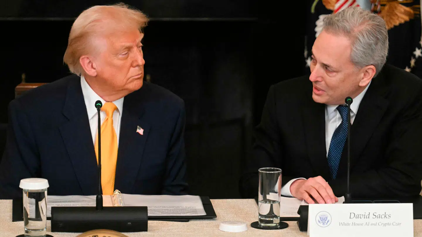 Donald Trump har udnævnt David Sacks (th.) til »krypto-zar«, og han har derfor en ledende rolle i indførelsen af den strategiske bitcoin-reserve.