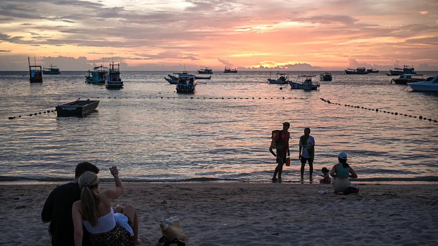 Den thailandske ø Koh Tao er et yndet turistmål for dykkere, men kaldes også 'Dødens ø' på grund af mange mistænkelige dødsfald.