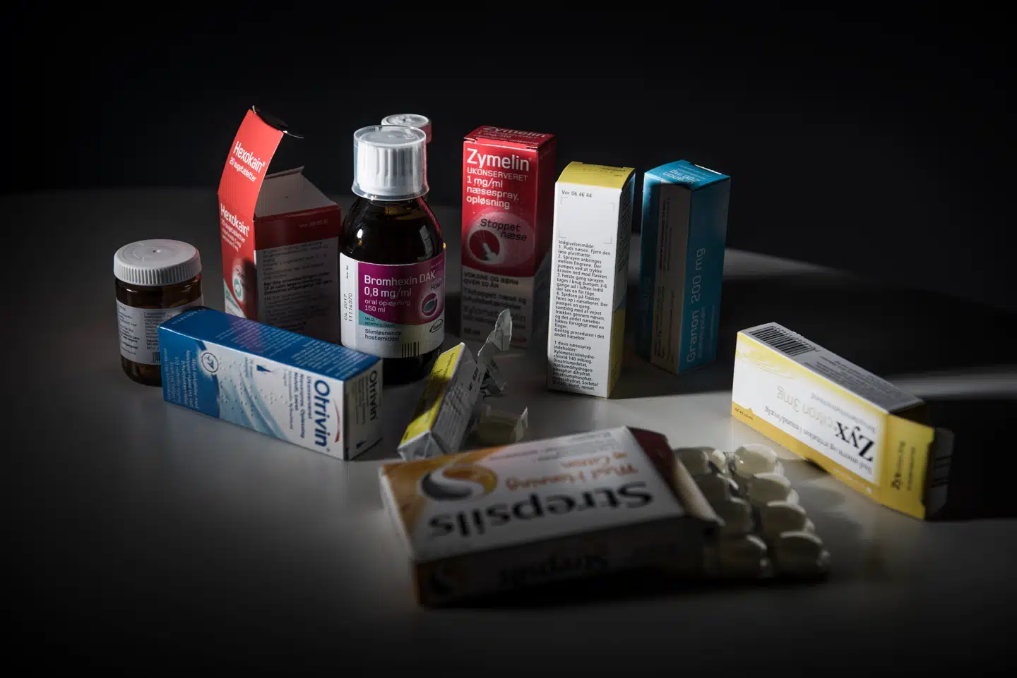 Sugetabletter, halstabletter og næsespray. Apotekernes hylder bugner med medicin, der skal mindske de generende symptomer, som millioner af danskere hvert år oplever under forkølelse. Men ny forskning tyder på, at et naturligt middel kan være løsningen.