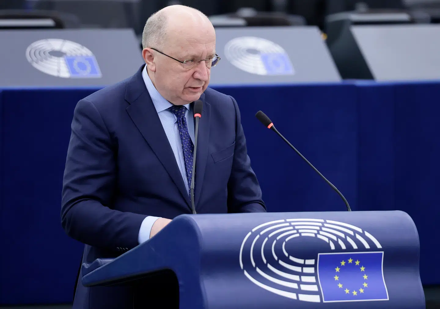 EUs forsvars- og rumkommissær, litaueren Andrius Kubilius, forhandler i øjeblikket med EU-landene om opbygningen af et militært, europæisk satellitnet.