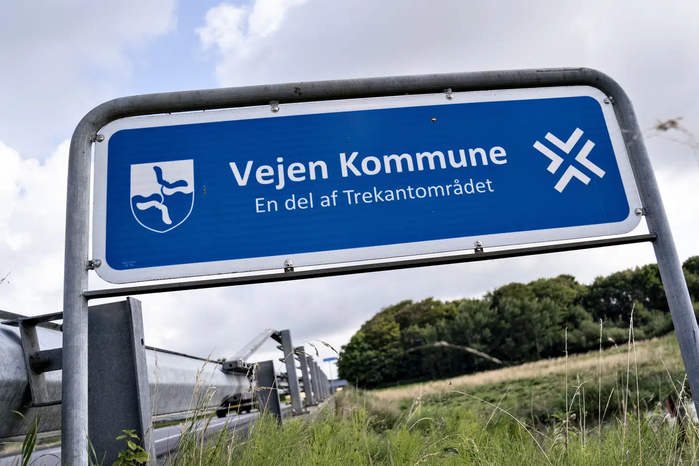 En mand fra Vejen Kommune skal tirsdag på anklagebænken i Retten i Esbjerg, hvor han er tiltalt for forbrydelser mod 15 ofre - heraf 13 børn, der var under 18 år på gerningstidspunktet, oplyser specialanklageren. (Arkivfoto).