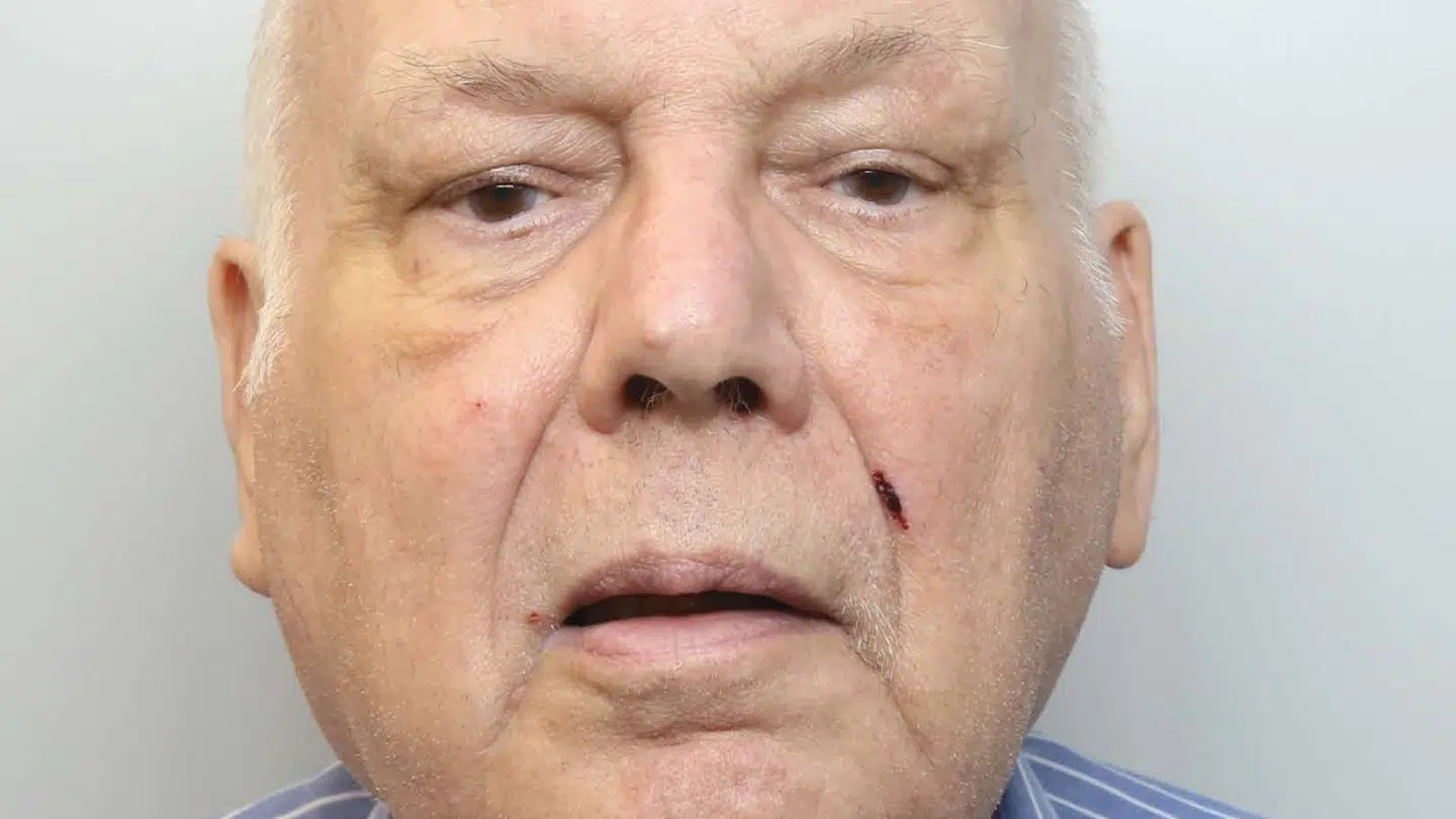 Den 81-årige dømte pædofil Richard Burrows har trukket overskrifter i de britiske medier efter 27 år på flugt.