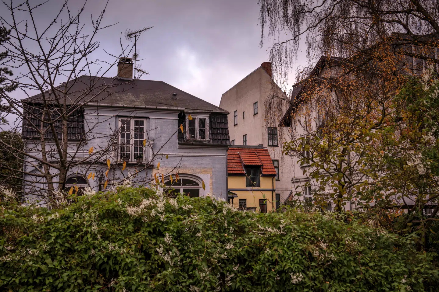 Boligejere står til større restskatter end ikkeboligejere, når årsopgørelserne offentliggøres i næste uge.