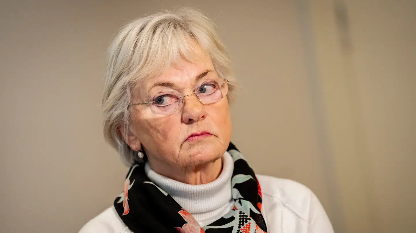 Pia Kjærsgaard (DF) mener, at det er helt i orden at bede mødre gå ud med deres børn, såfremt børnene larmer.