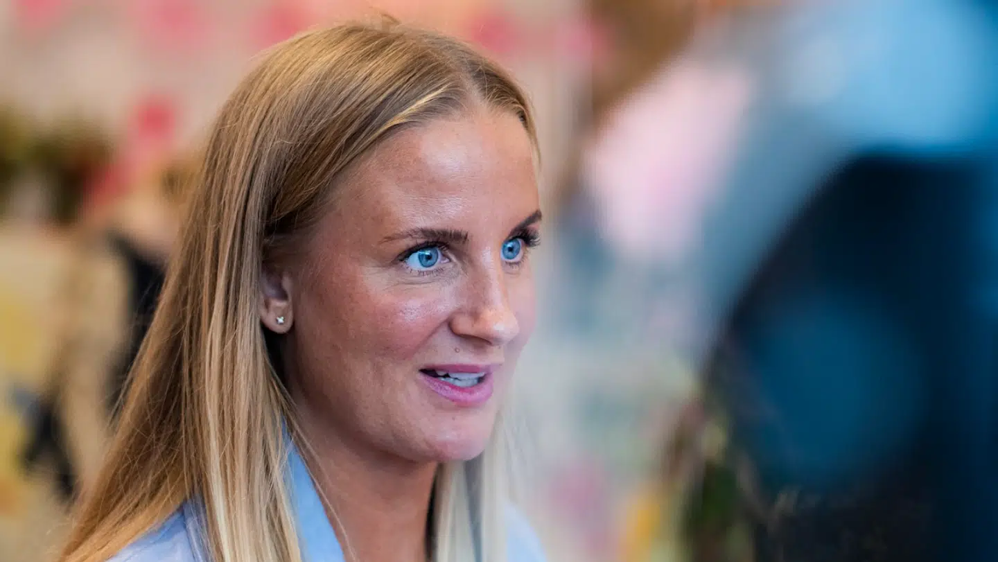 Influencer Julie-Elsebeth mener, at det er uhørt, at hun blev bedt om at forlade arrangementet på Christiansborg.