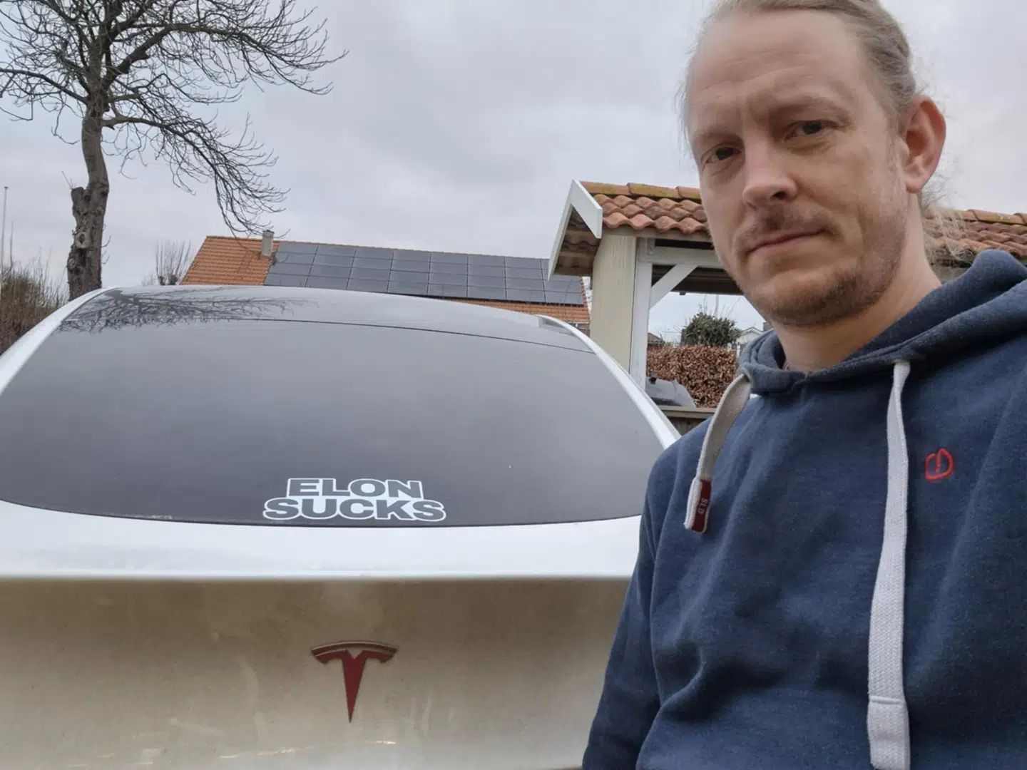 Tesla-ejeren David Tue Harris Frederiksen er godt træt af Elon Musk.