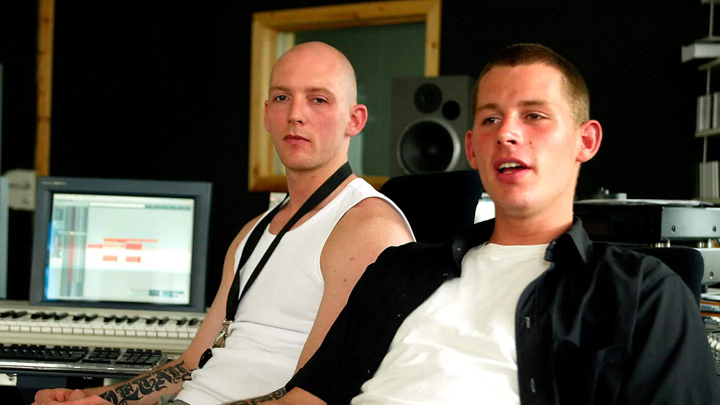 Rasmus Seebach sætter efter længere tids stilhed ord på forholdet til sin bror.