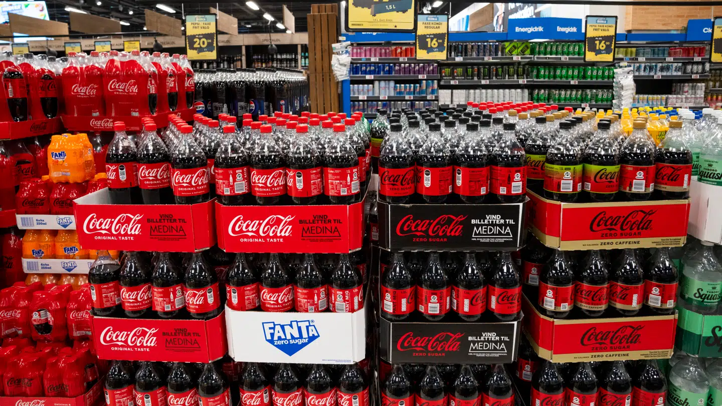 Det er uklart, hvor hårdt boykotten af amerikanske varer går ud over Coca-Cola, der i Danmark produceres af Carlsberg.