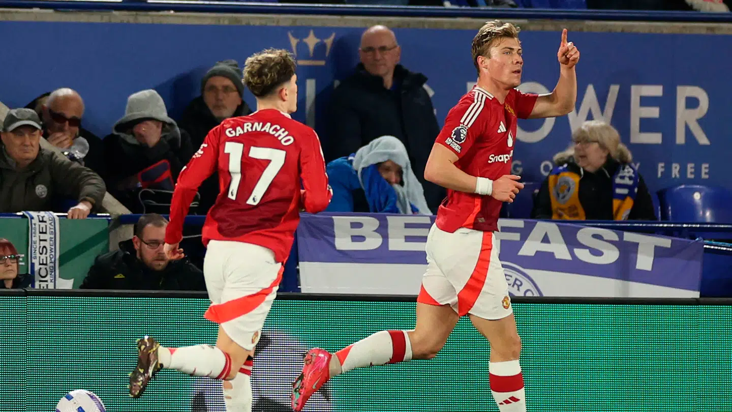 Rasmus Højlund fejrer sin scoring mod Leicester, hvor han endelig fik bugt med sin måltørke.