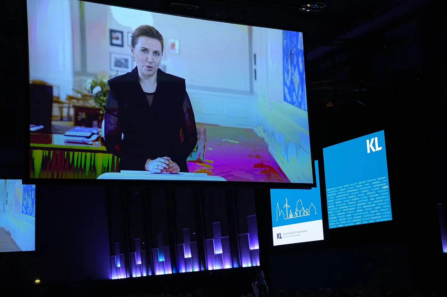 Kunstig intelligens skal udbredes endnu mere i den offentlige sektor. Og gerne hurtigt, lyder det fra statsministeren ved KL's topmøde i Aalborg i en virtuel tale. Hun vil samle feltets kloge hoveder til at udvikle tre store projekter, der skal effektivisere arbejdet i det offentlige.