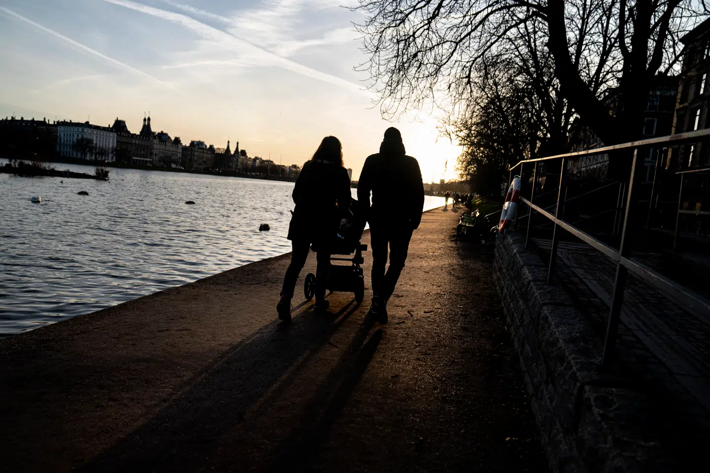 »Det er forståeligt, at mænd kan blive trætte af, at de som far aldrig kan konkurrere med moren om at være den rigtigste forælder.«