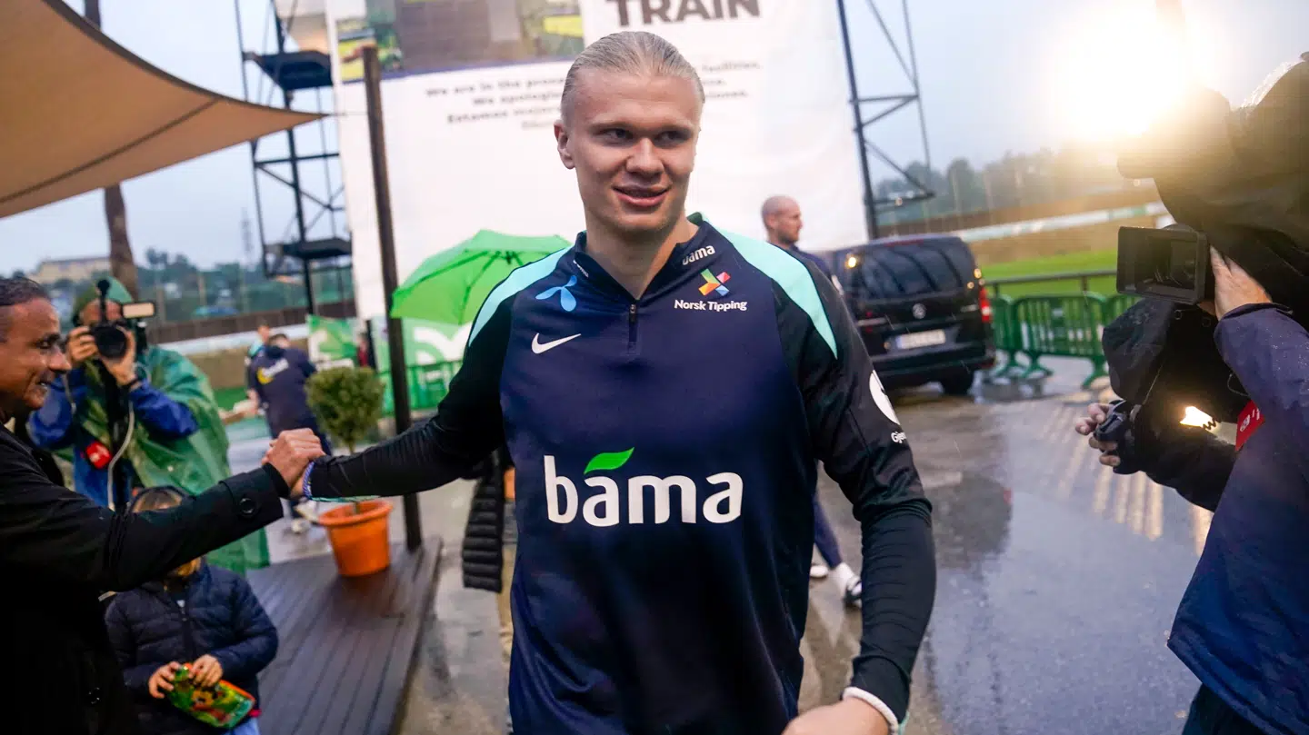 Erling Haaland er 24 år og spiller til dagligt for den engelske fodboldklub Manchester City – og nu den stolte ejer af en Bugatti Tourbillon.