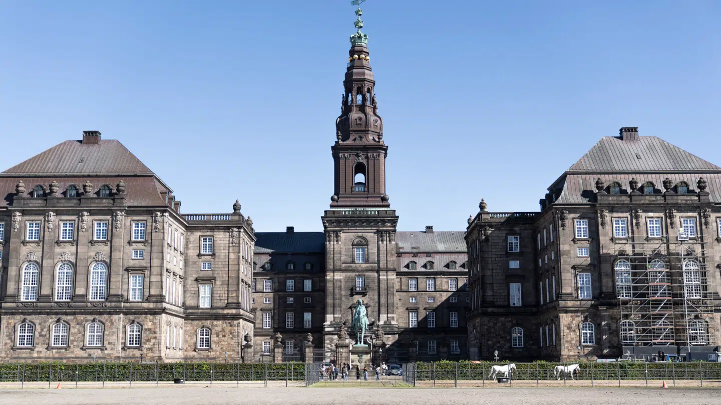 Den tiltalte mand har i mange år haft sin daglige gang Christiansborg.