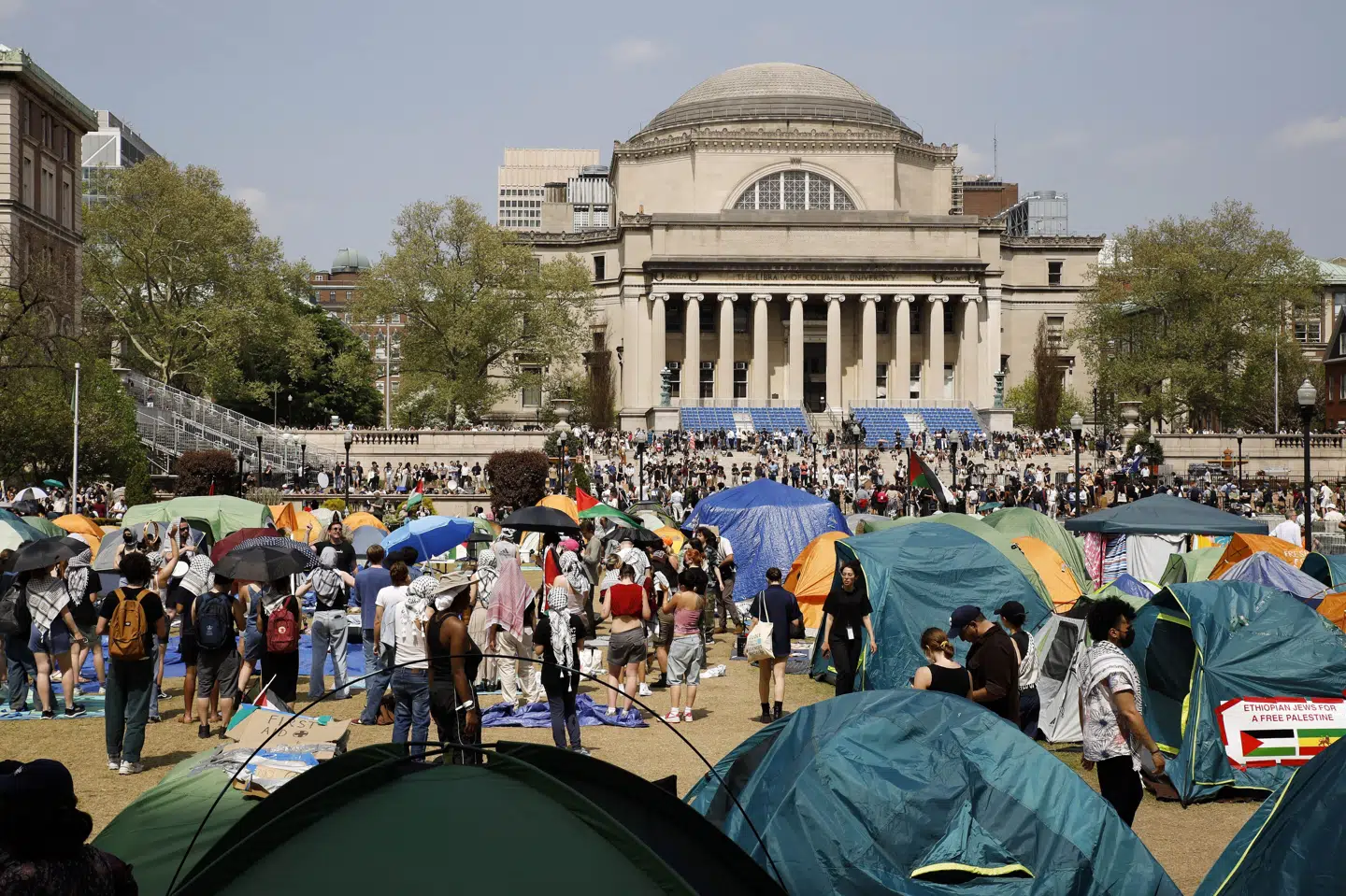 Sidste år foregik der store propalæstinensiske demonstrationer på Columbia University, hvor der også blev opsat teltlejre. (Arkivfoto).