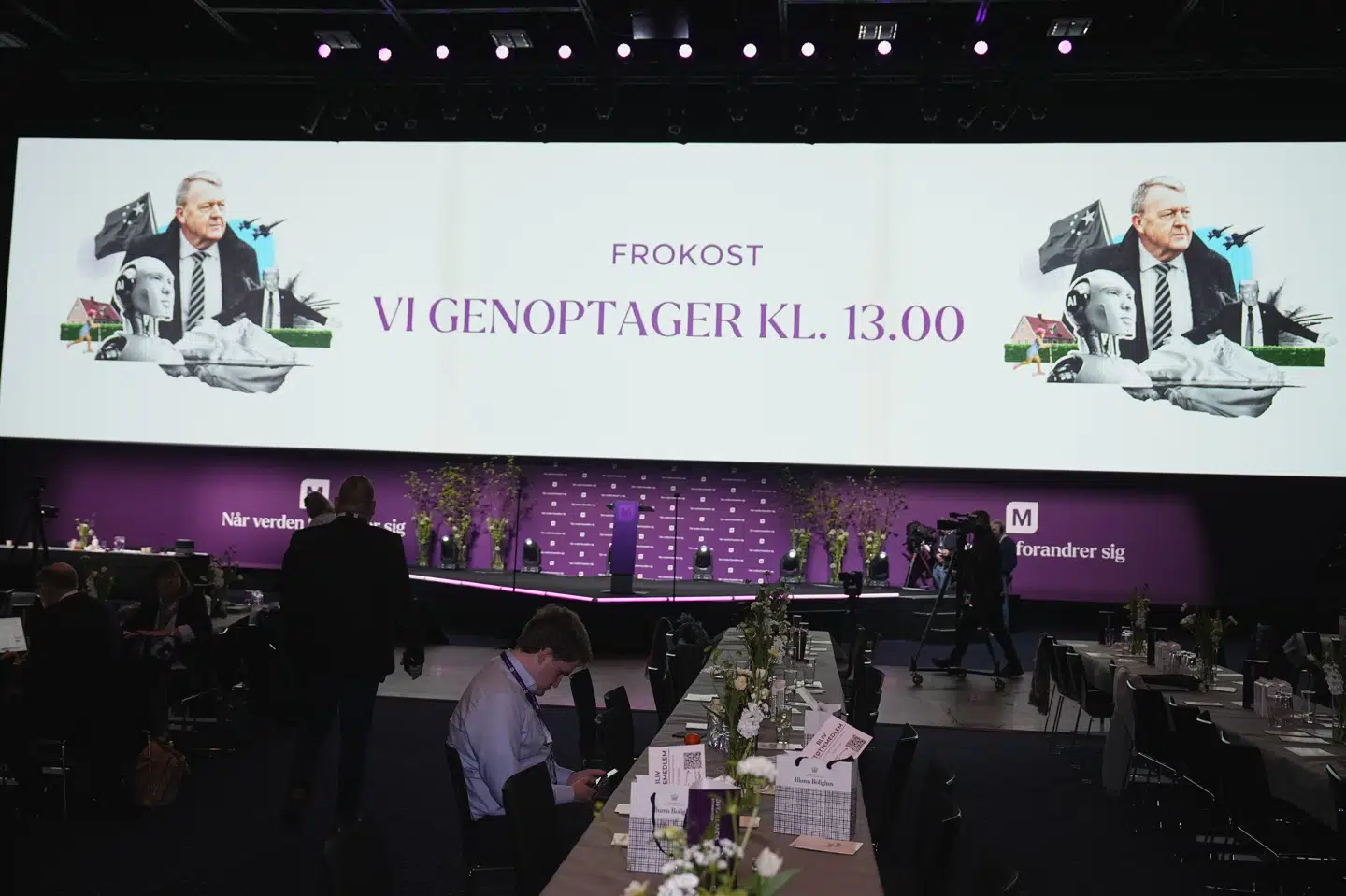 Godt nok er Jakob Engel-Schmidt (M) kulturminister, men kommende bøger om partiet skal han ikke læse. Lørdag har Moderaterne årsmøde i København.