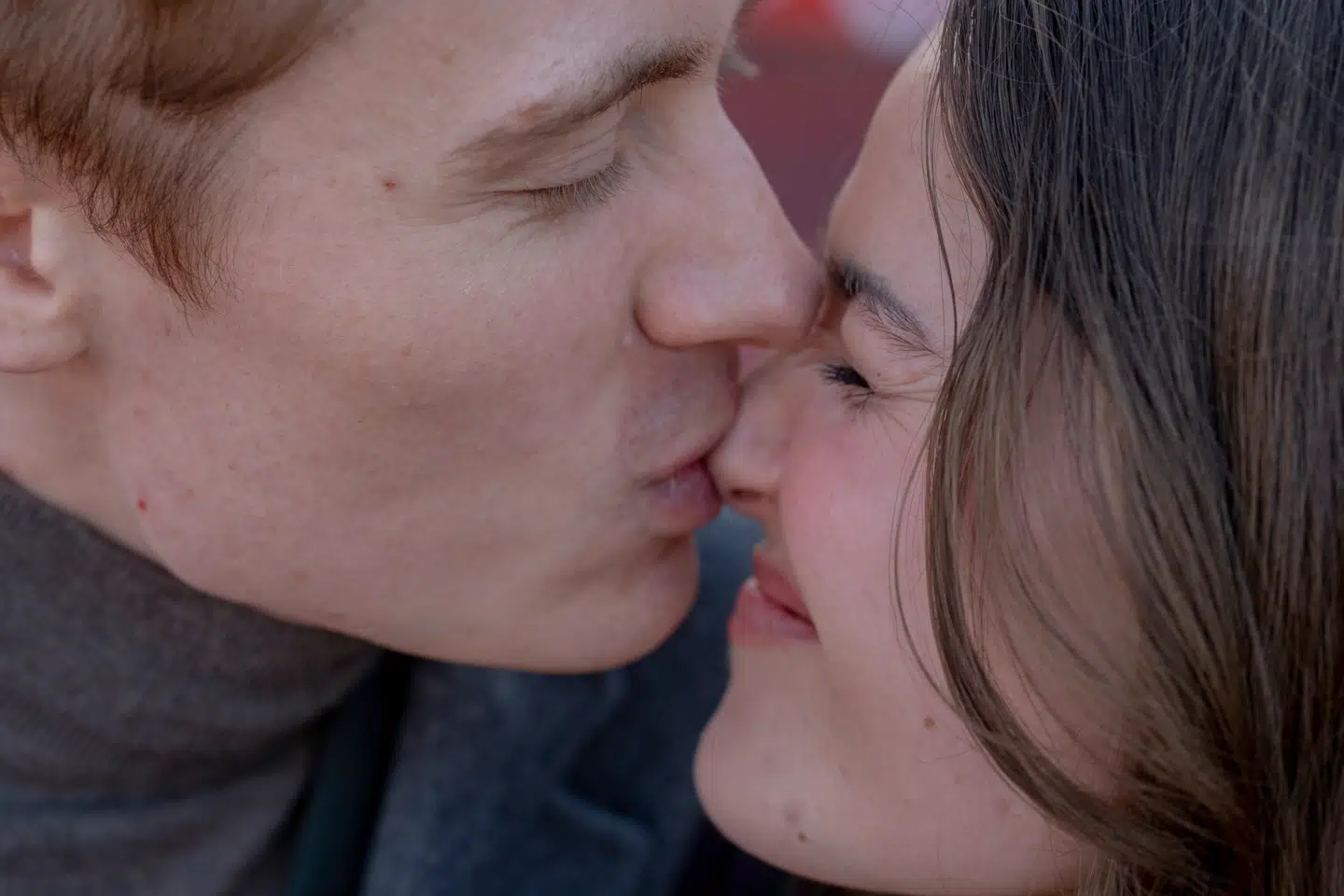 Kæresteparret Elisa Mortensen og Baltazar Dydensborg har været sammen i fire år, men bor i hvert sit land.