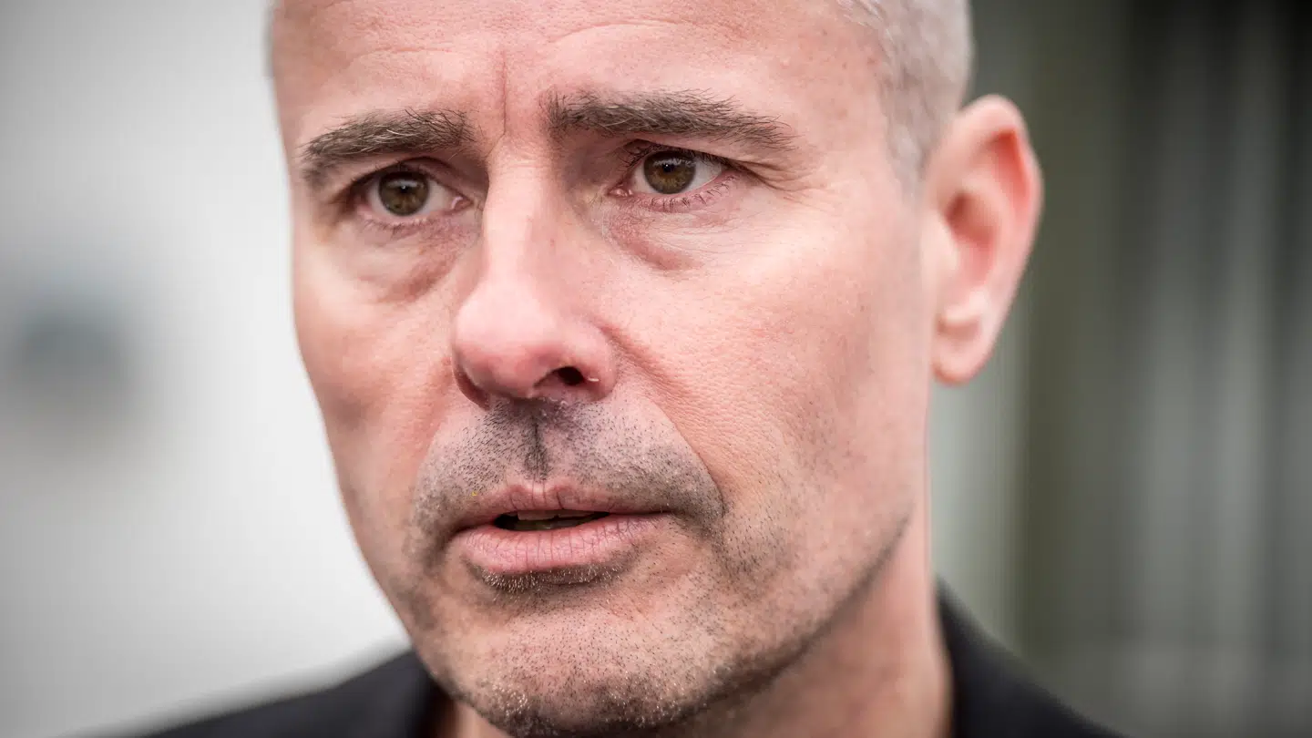 Anklageren var klar i spyttet. Hun kræver Henrik Sass Larsen fængslet.