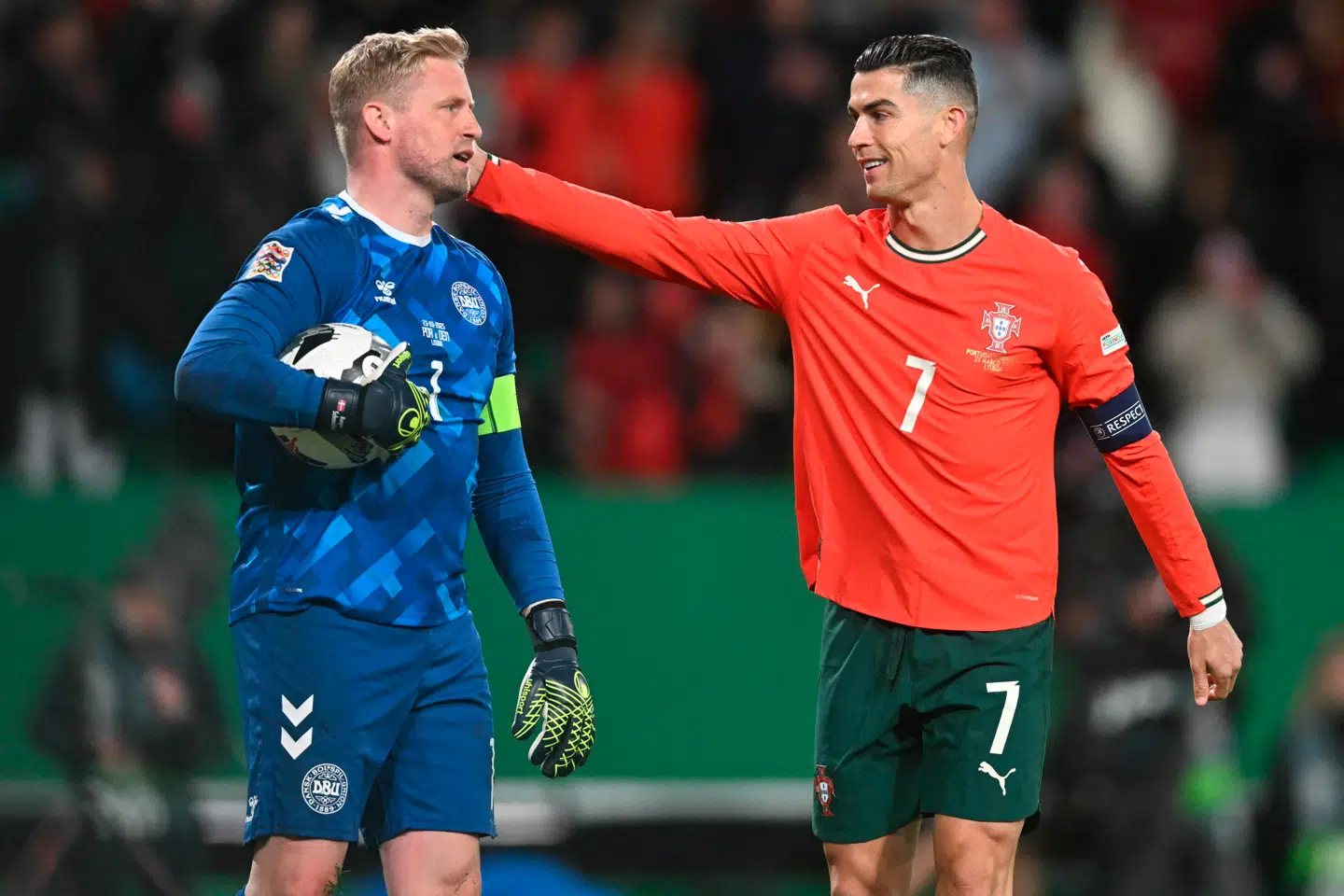 38-årige Kasper Schmeichel og 40-årige Cristiano Ronaldo havde flere dueller i søndagens landskamp mellem Danmark og Portugal.