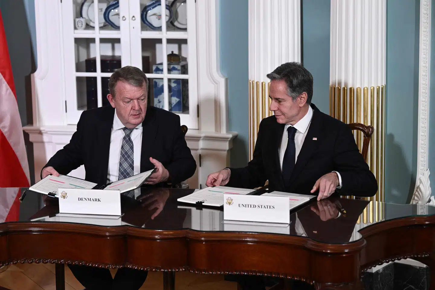 Forsvarssamarbejdsaftalen mellem Danmark og USA blev underskrevet af udenrigsminister Lars Løkke Rasmussen (M) og den daværende demokratiske udenrigsminister Antony Blinken i det amerikanske udenrigsministerium i Washington D.C. 21. december 2023. (Arkivfoto).