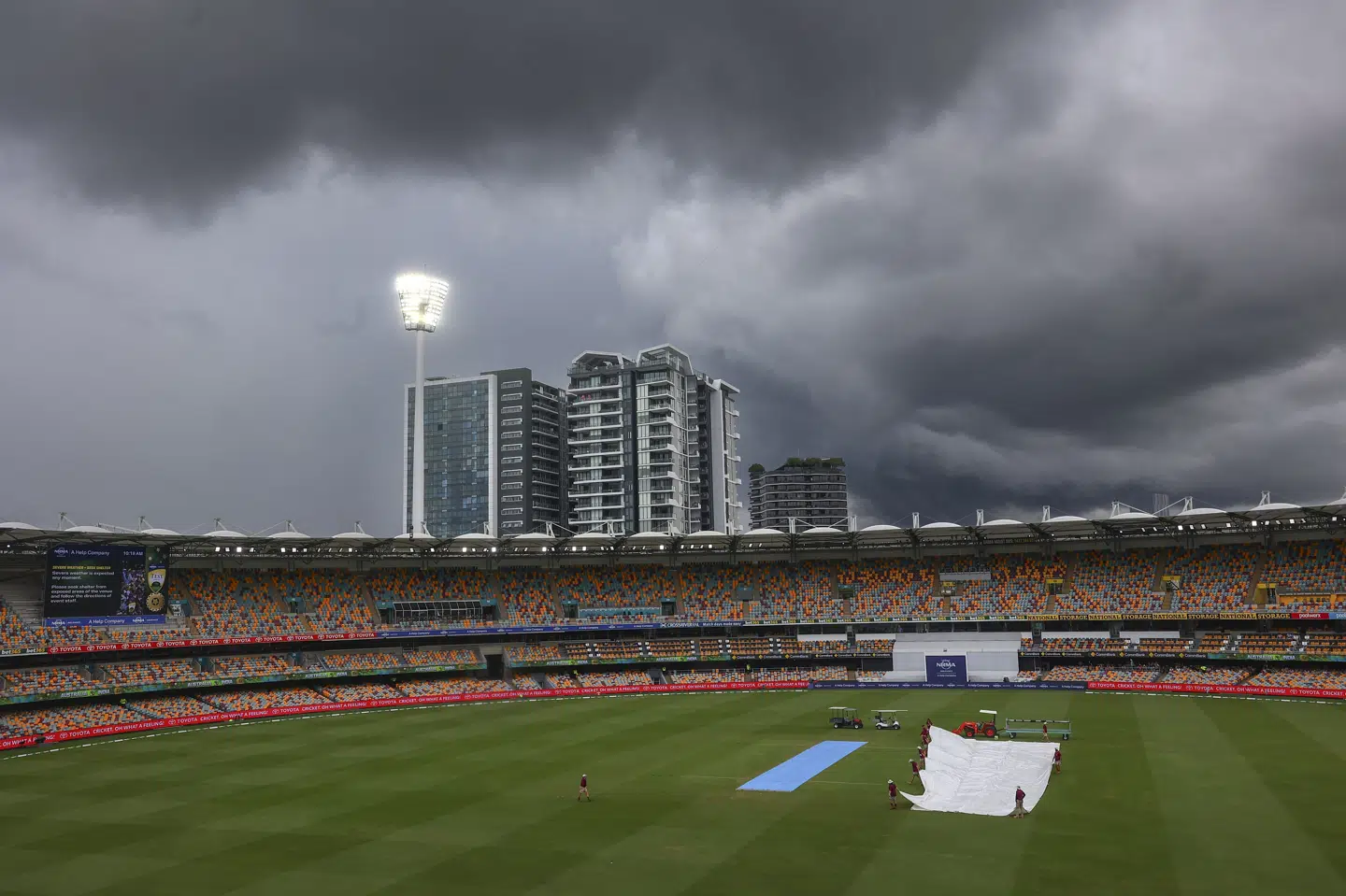 Brisbanes cricketstadion, Gabba, skulle ifølge de OL-planer, der blev præsenteret for to år siden, ombygges. Ifølge et lokalt medie er renoveringen droppet i en plan, der præsenteres tirsdag. (Arkivfoto).