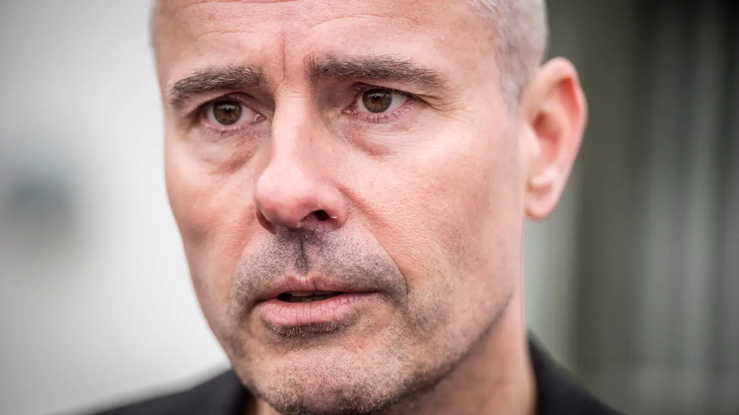 Den tidligere minister og folketingspolitiker for Socialdemokratiet Henrik Sass Larsen er tiltalt for at besidde omfattende overgrebsmateriale med børn og en børnesexdukke.