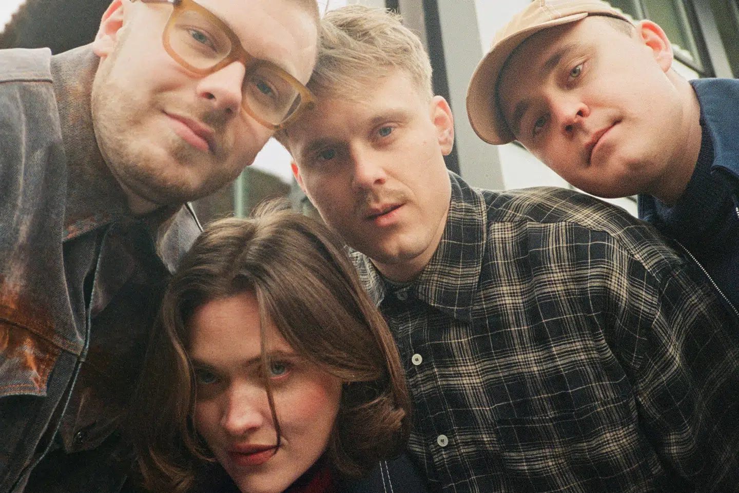 Med en ny kvinde i front består Blæst nu af trommeslager Lauge Kjærulf, sanger Sarah Sophie Malmros, bassist Valentin Buchwald og guitarist Anders Bondo. (PR-foto).