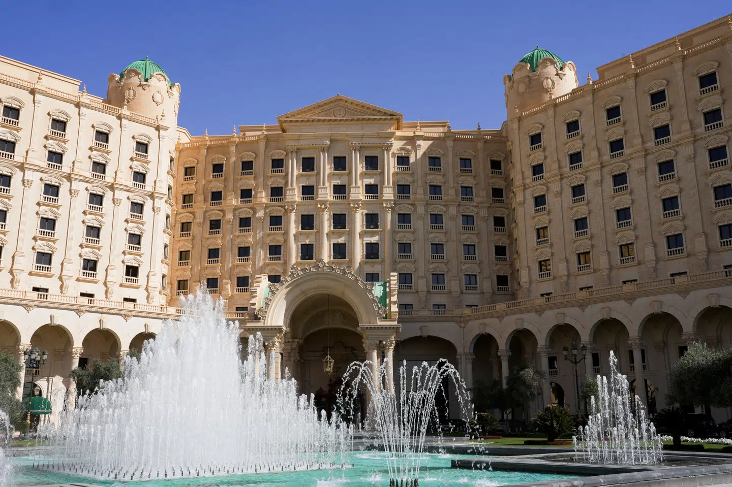 Ritz-Carlton-hotellet har dannet ramme om Ukraine-forhandlinger i Riyadh i Saudi-Arabien.