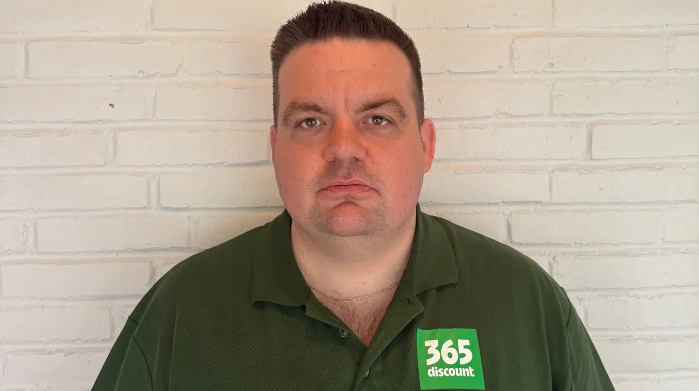 Nicolaj Heimdahl er butikschef i 365discount i Kjellerup.