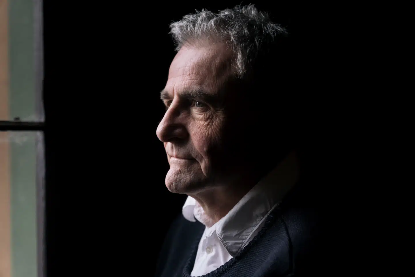 Jens-Christian Grøndahl har flere gange i sit forfatterskab kredset om det store spørgsmål, hvad det vil sige at være europæer, og hvilken selvforståelse der præger vores kontinent.