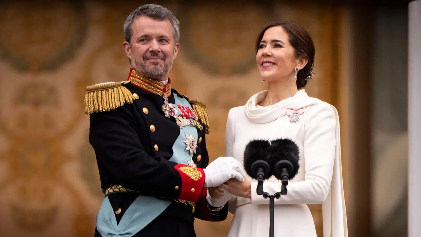 Kong Frederik og dronning Mary blev hædret som det nye Kongepar på Christiansborg Slotsplads i forbindelse med tronskiftet 14. januar 2024. Nu har de fremlagt deres første – og 'bemærkelsesværdige' – årsregnskab.