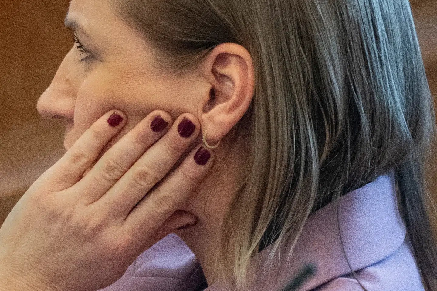 Trods stort overskud fra statsminister Mette Frederiksen (S) er man internt i regeringen nervøs for den amerikanske vicepræsidents besøg i Grønland.