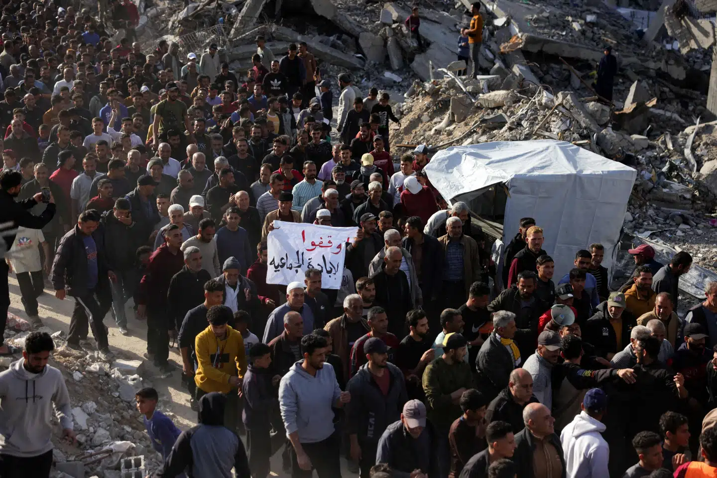 Palæstinensere deltog onsdag i en demonstration mod den militante bevægelse Hamas i Gaza.