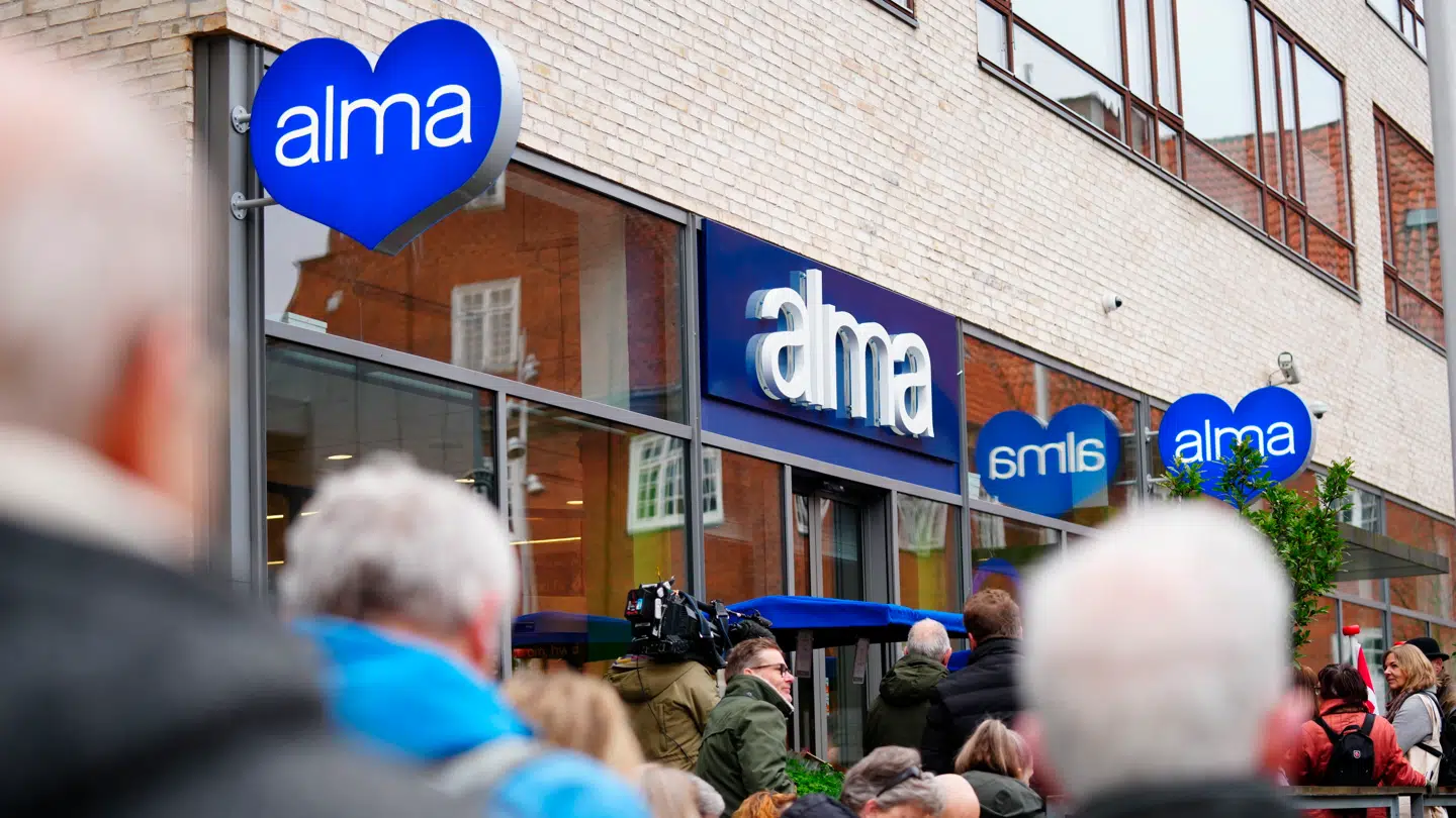 Supermarkedskæden alma har torsdag åbnet sin første butik på Frederiksberg.