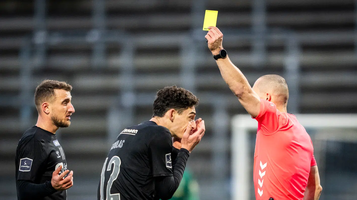 Maxime Soulas (nummer 12) kom til Danmark i sommeren 2020. Han spillede et år i Fremad Amager, inden han skiftede til Sønderjyske.