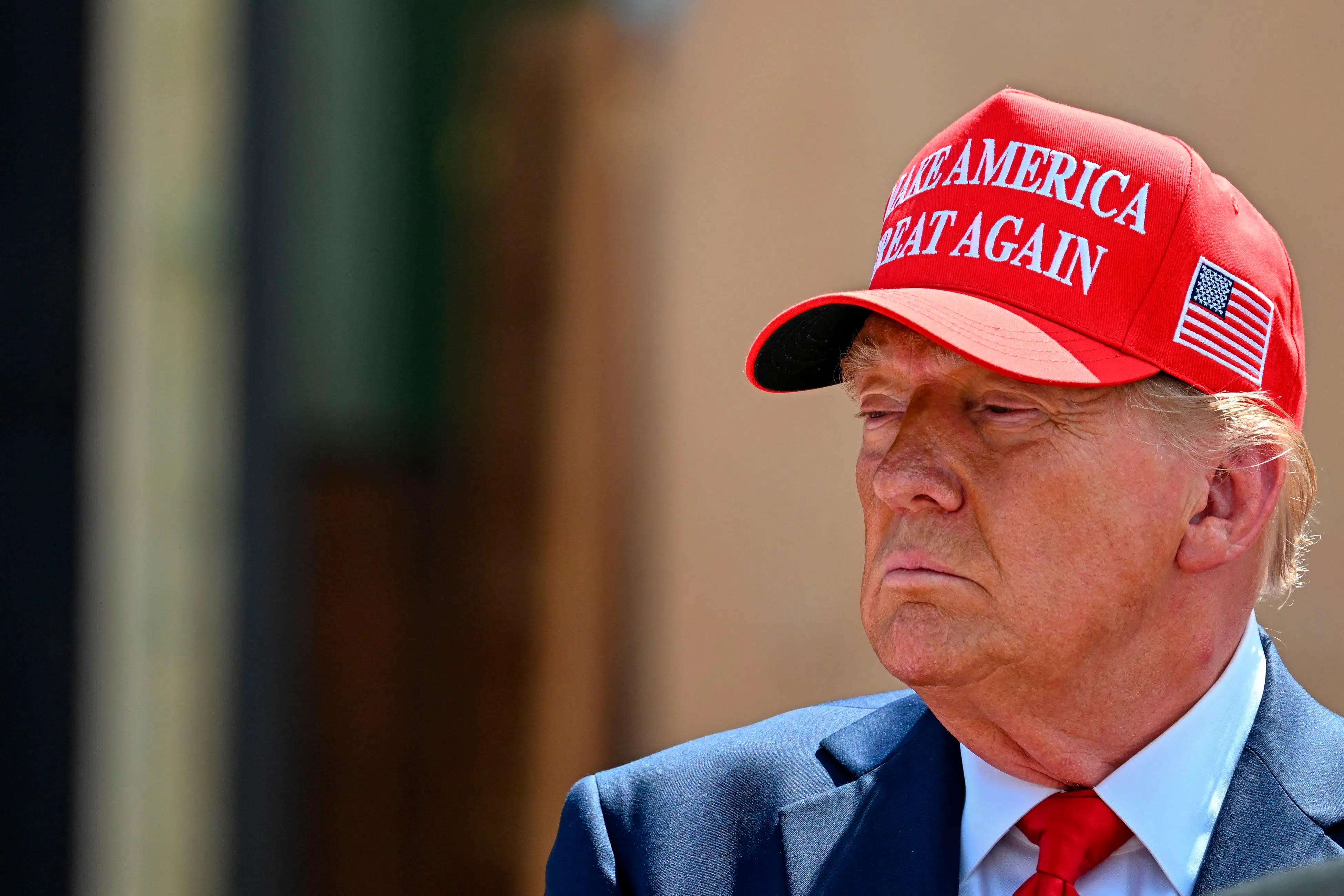 Økonomisk redaktør: Amerikanerne mærker krigen på pengepungen - og det kan ramme Trump