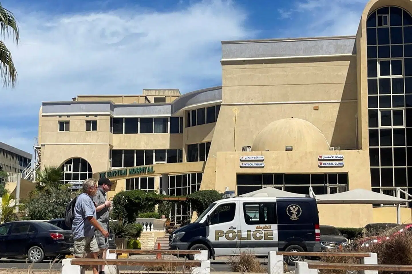 Billedet viser hospitalet i Hurghada, hvor nogle af ofrene for ubådsulykken ligger.