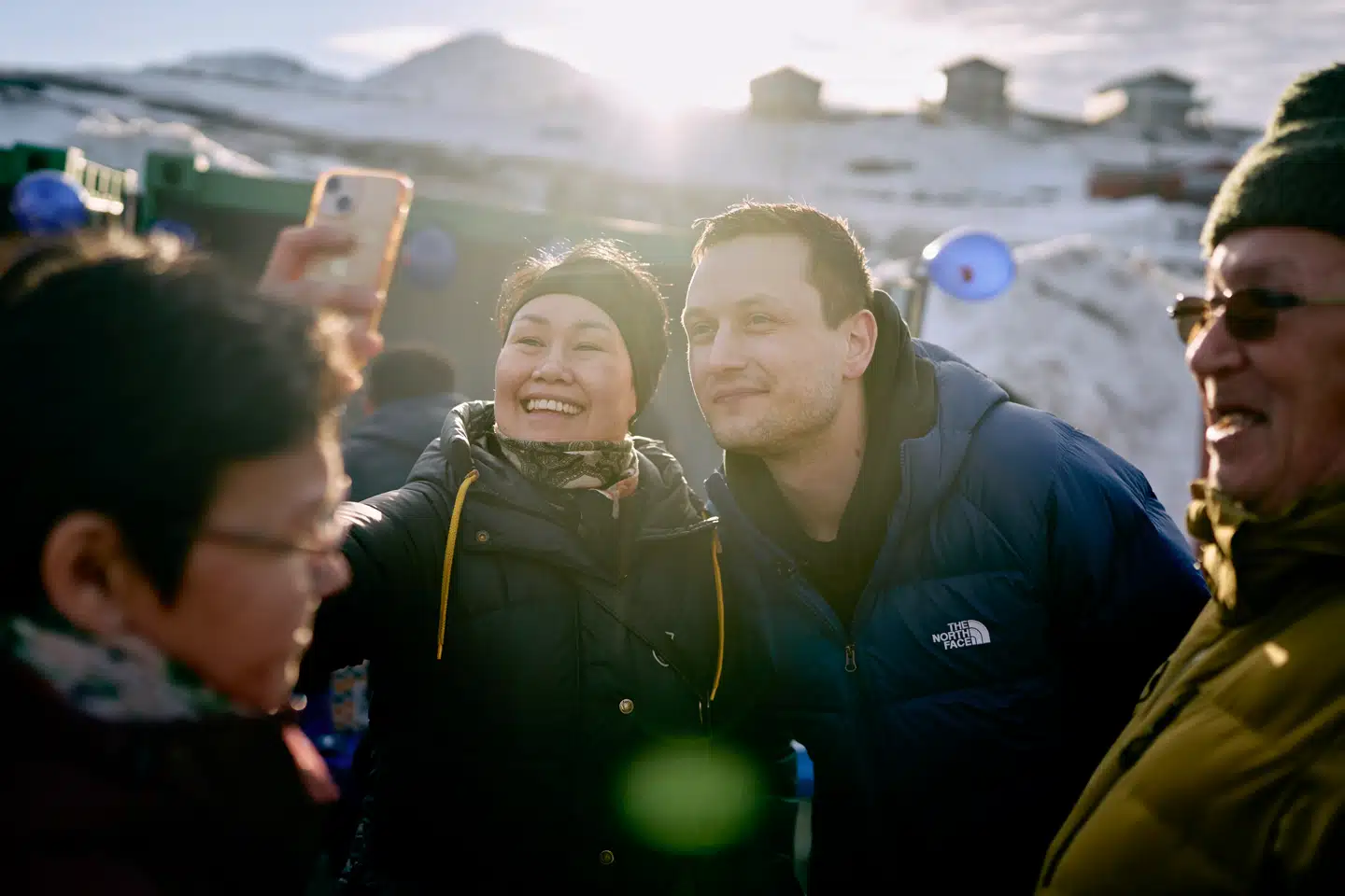 Jens-Frederik Nielsen, formand for Demokratiit, har torsdag aften bekræftet, at en ny grønlandsk regering er på plads.
