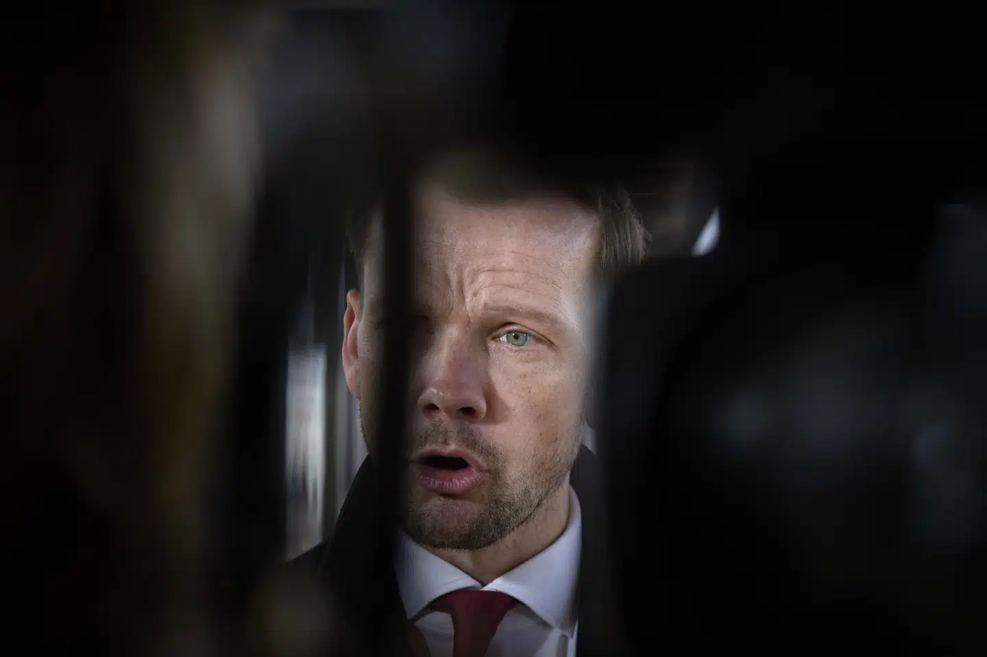 Tidligere på måneden præsenterede justitsminister Peter Hummelgaard regeringens nye tryghedspakke ved et pressemøde på Odense Banegård. Byens borgmester er en af fortalerne for, at kriminelle familier sidestilles bandemedlemmer. Det ønske forsøger justitsministeren nu at opfylde. (Arkivfoto)