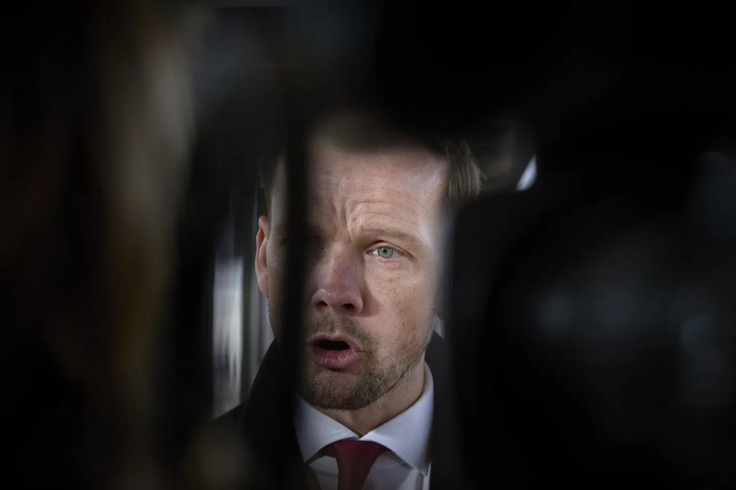 Tidligere på måneden præsenterede justitsminister Peter Hummelgaard regeringens nye tryghedspakke ved et pressemøde på Odense Banegård. Byens borgmester er en af fortalerne for, at kriminelle familier sidestilles bandemedlemmer. Det ønske forsøger justitsministeren nu at opfylde. (Arkivfoto)