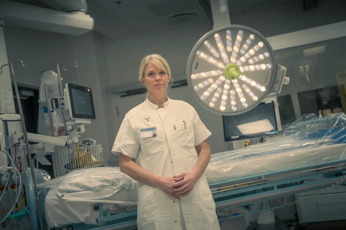 »Man kan godt blive lidt rystet over, hvad folk kan finde på at kalde én,« siger cheflæge Lotte Klitfod fra den fælles akutmodtagelse på Herlev Hospital, der er blandt de mest plagede afdelinger i forhold til vold eller trusler fra aggressive patienter.