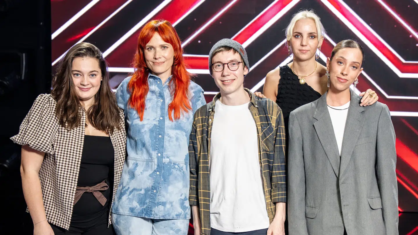 Elva (Længst til venstre) var på Oh Lands hold, da hun deltog i 2024.