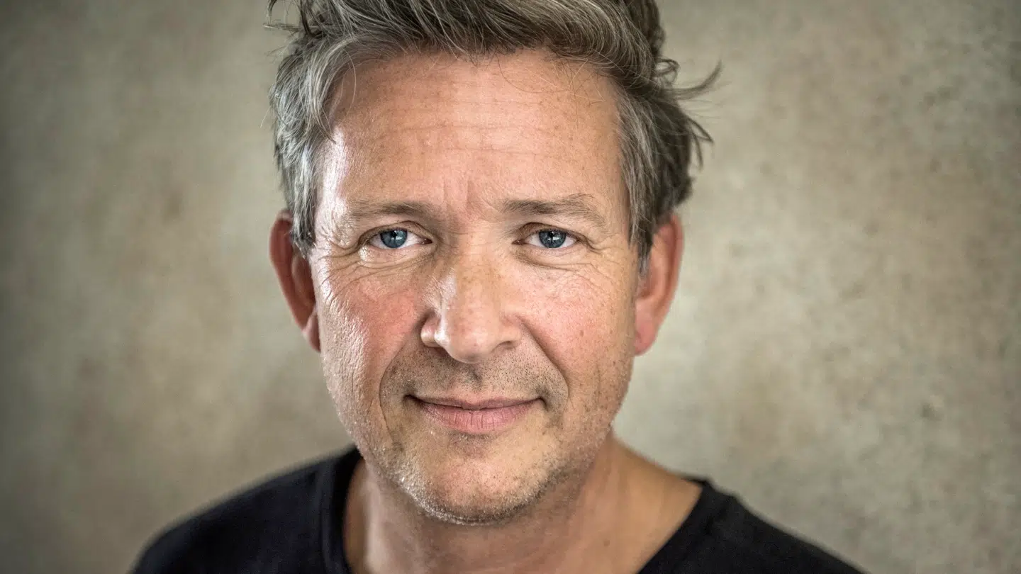 Der har floreret falske oplysninger om Anders Blichfeldts ægteskab. Nu maner han rygterne til jorden.