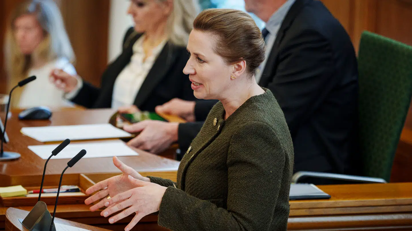Statsminister Mette Frederiksen (S) under forespørgselsdebatten med Statsministeren om værdipolitik og indvandring i Folketingssalen på Christiansborg, fredag den 28. marts 2025.