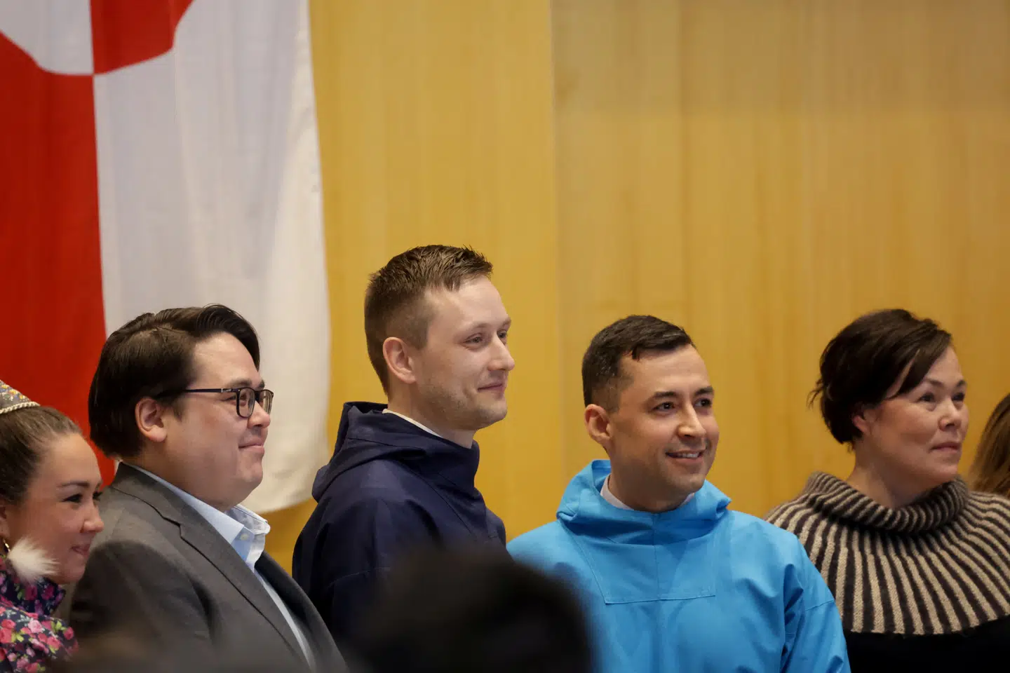 De første interne uenigheder har vist sig i den nye regering i Grønland.