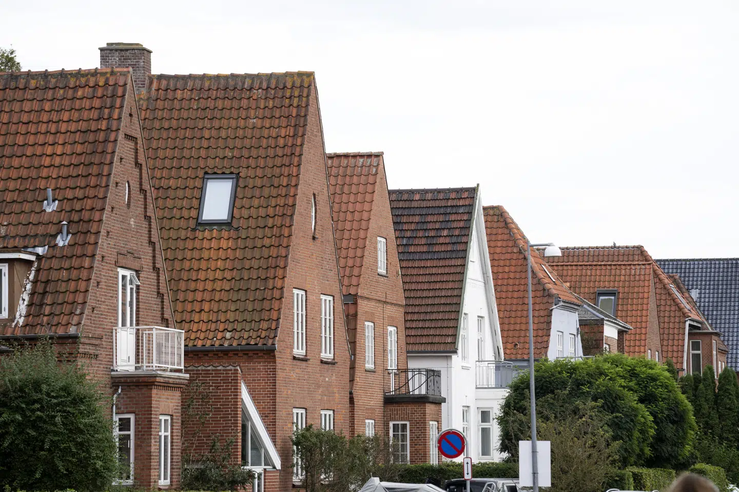Analysen viser, at en kunde, der har haft det samme forsikringsselskab i mindst ti år, i gennemsnit betaler 425 kroner mere om året for sin bilforsikring, når man sammenligner med en ny kunde. (Arkivfoto).