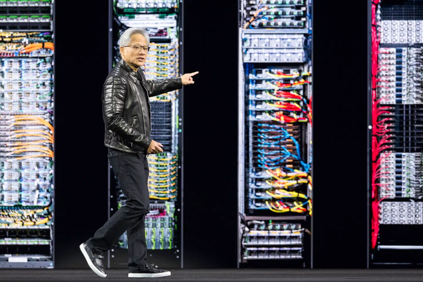 Mikrochips – også semiconductors – findes i alt fra telefoner og computere til biler, LED-lamper og medicinsk udstyr. De er uundværlige i vores moderne liv, og derfor følger analytikerne i de store finanshuse på Wall Street intenst med i, hvordan det går selskaberne.