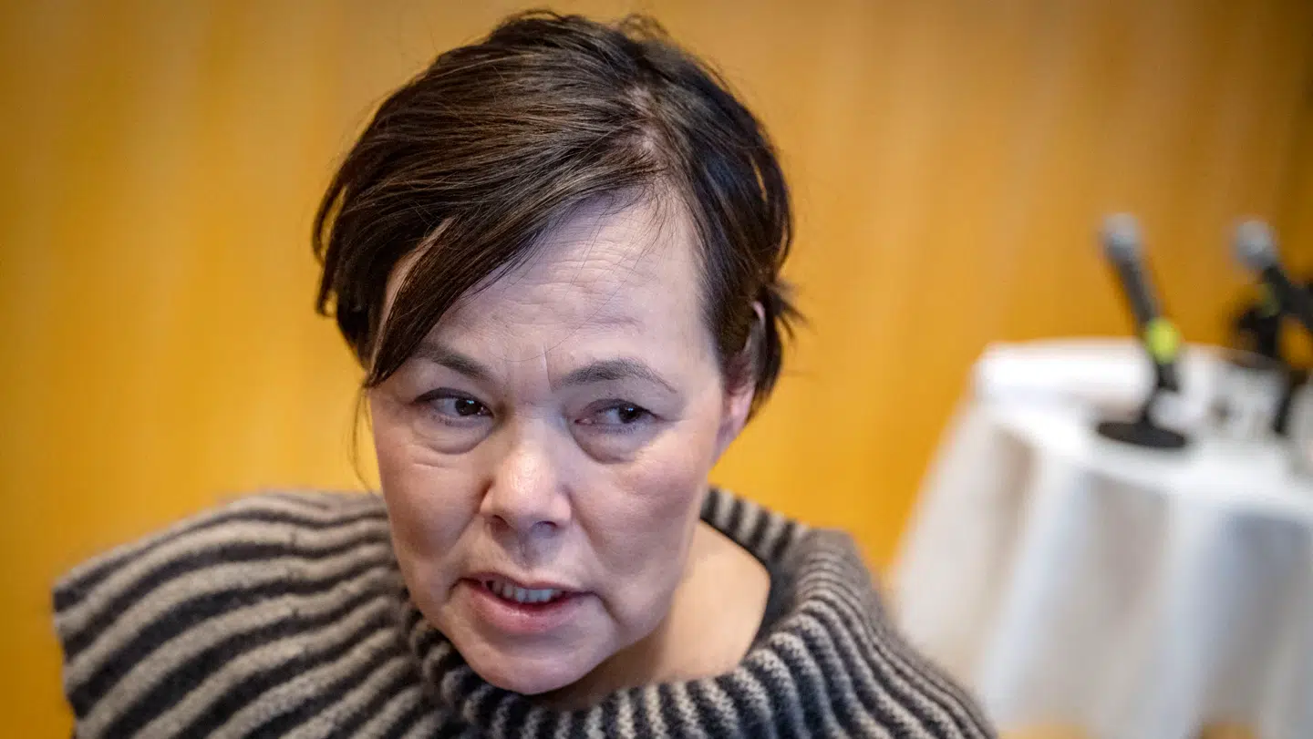 Vivian Motzfeldt er gået til makronerne og har langet ud efter Mette Frederiksen.