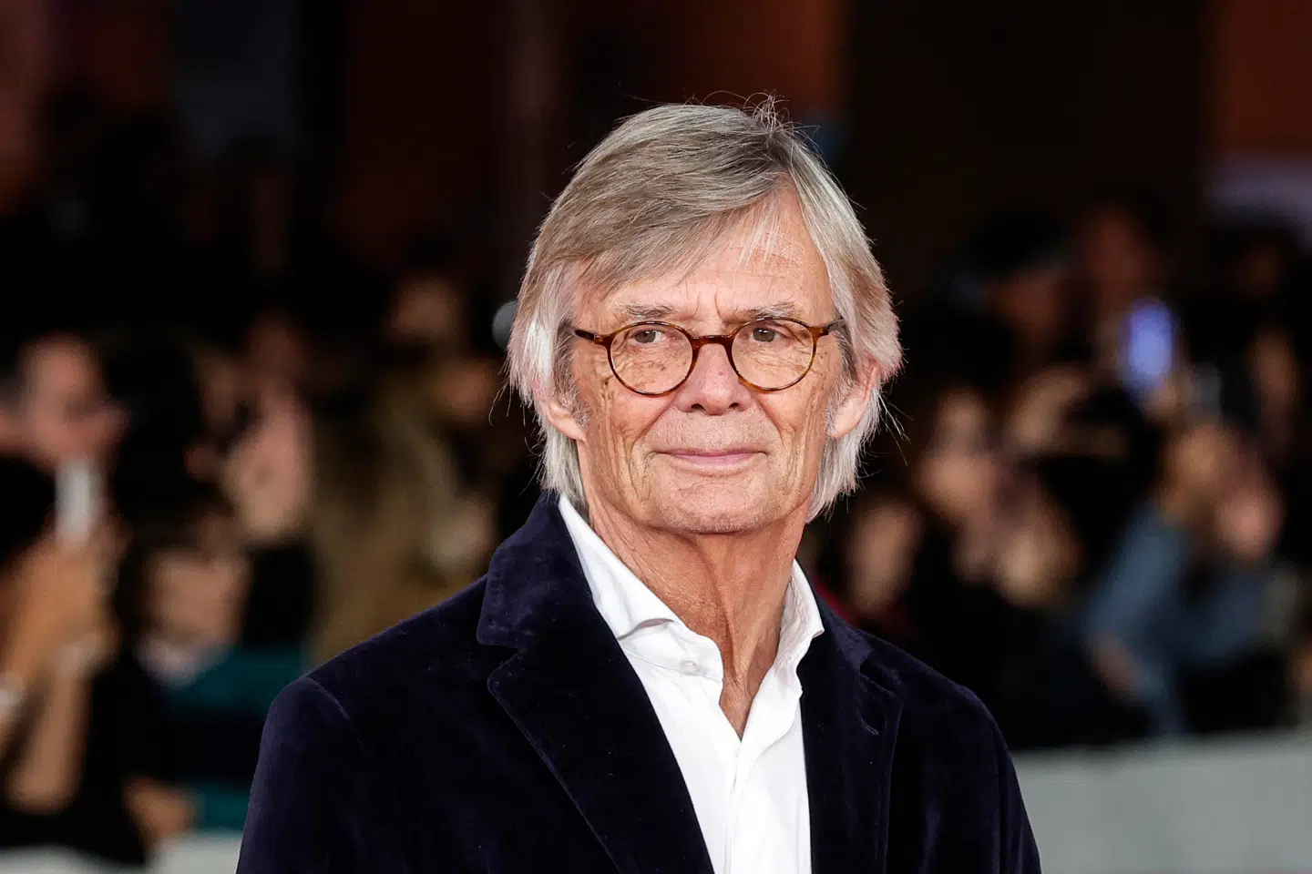 Bille August var med til gallamiddag i Élyséepalæet mandag aften, hvor han sad over for kong Frederik og den franske præsident.