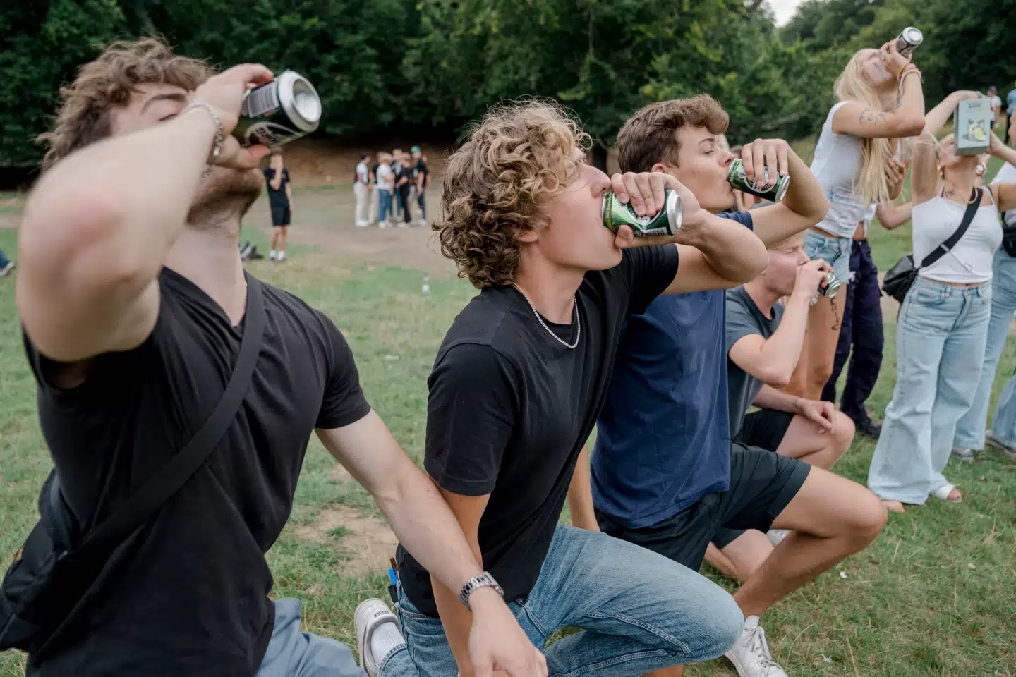 En ungdomskultur, der for mange blandt andet indebærer alkohol, ændrer sig ikke hen over natten, lige meget hvor flot lovgivningen er skrevet, skriver Cecilie Vest og Bolette Houmøller Bjerre. Her afholdes såkaldt puttefest i Dyrehaven nord for København 2021.