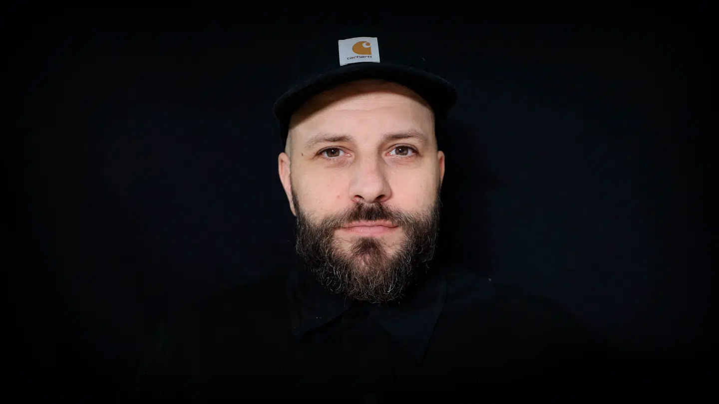 Lasse Vøge kalder Jon Dahls batalje med Robin Olsen 'et brutalt angreb'.